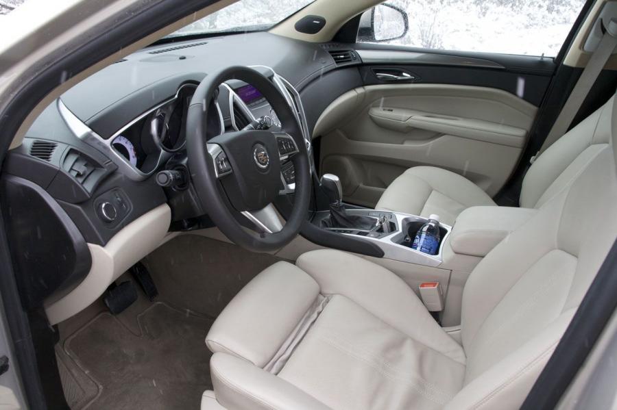  Cadillac SRX Crossover 2010 года  (фото 25 из 95)